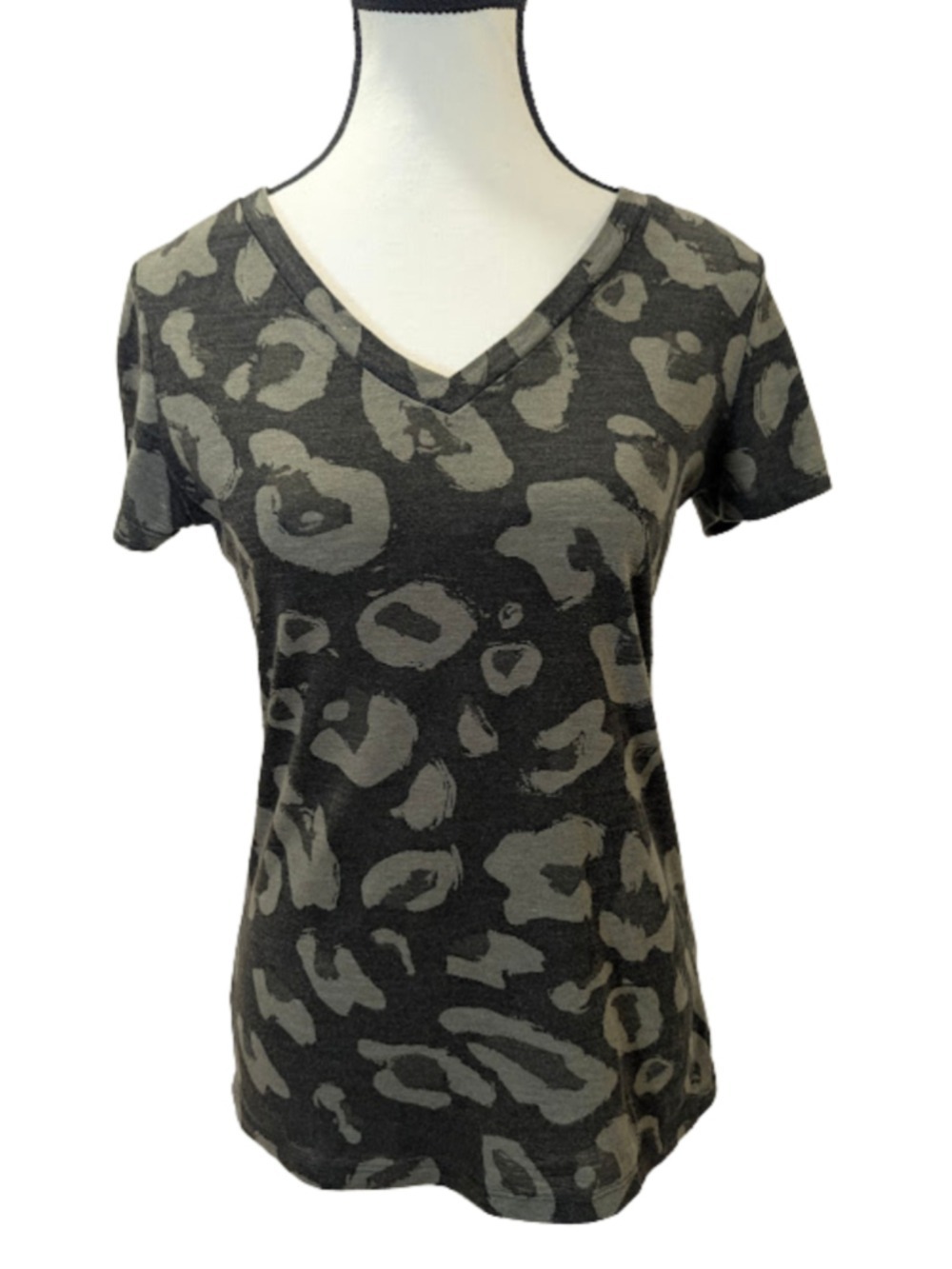 Mossimo Supply Co Women's Leopard Tee SP Animal Print Grunge Clean Girl Top